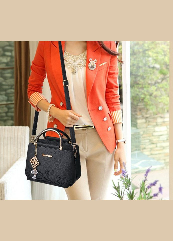 Женская мини сумочка с цветами вышивкой, маленькая сумкас цветочками и брелком No Brand (334730301)