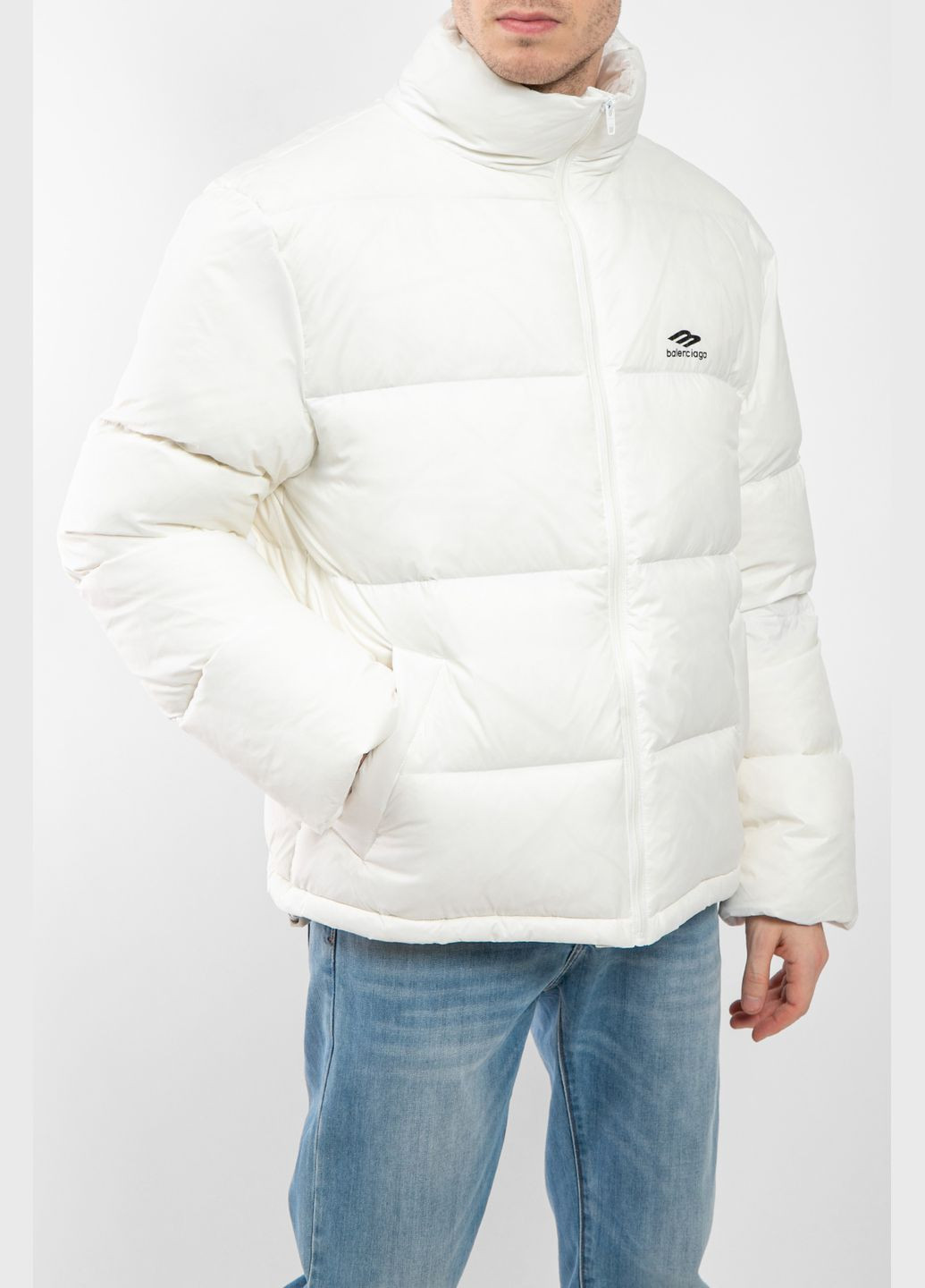 Біла зимня куртка Balenciaga