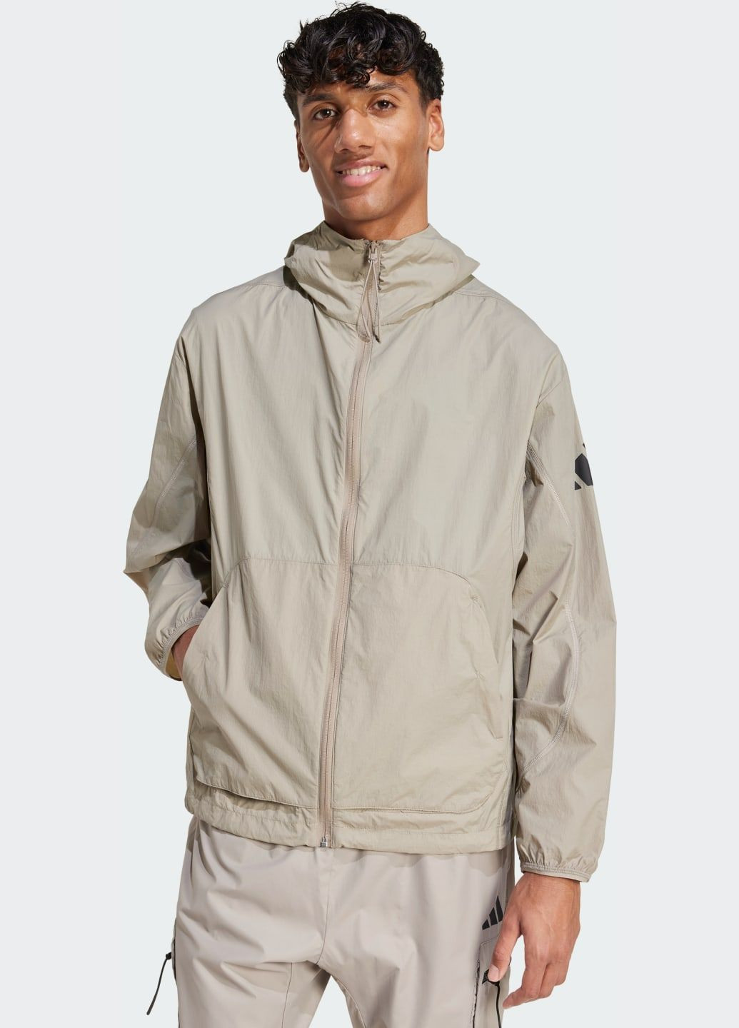 Бежева демісезонна вітровка city escape adidas