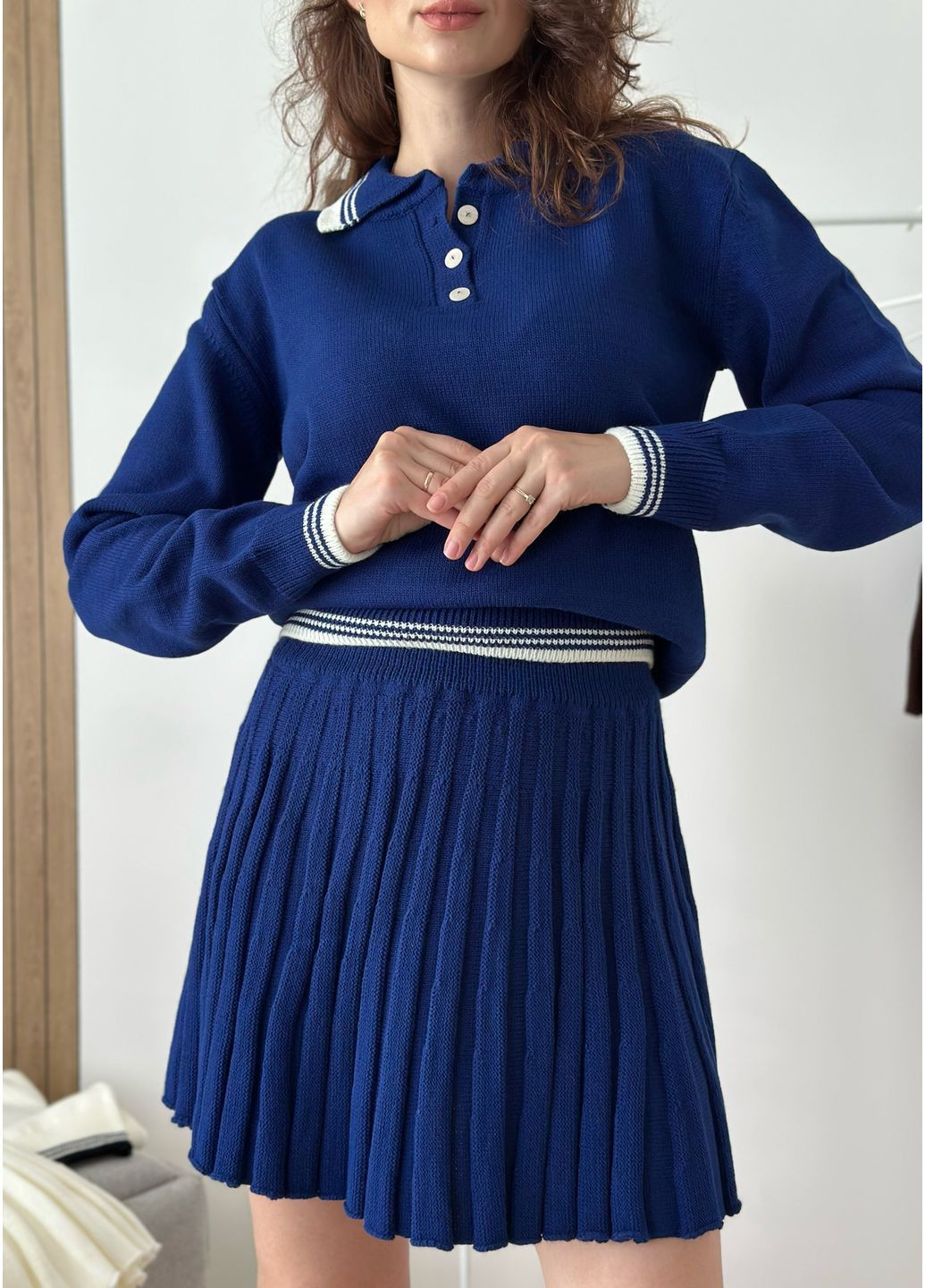 Костюм со свитером поло а юбкой плиссе, молочный No Brand Вʼязаний костюм (365750936)