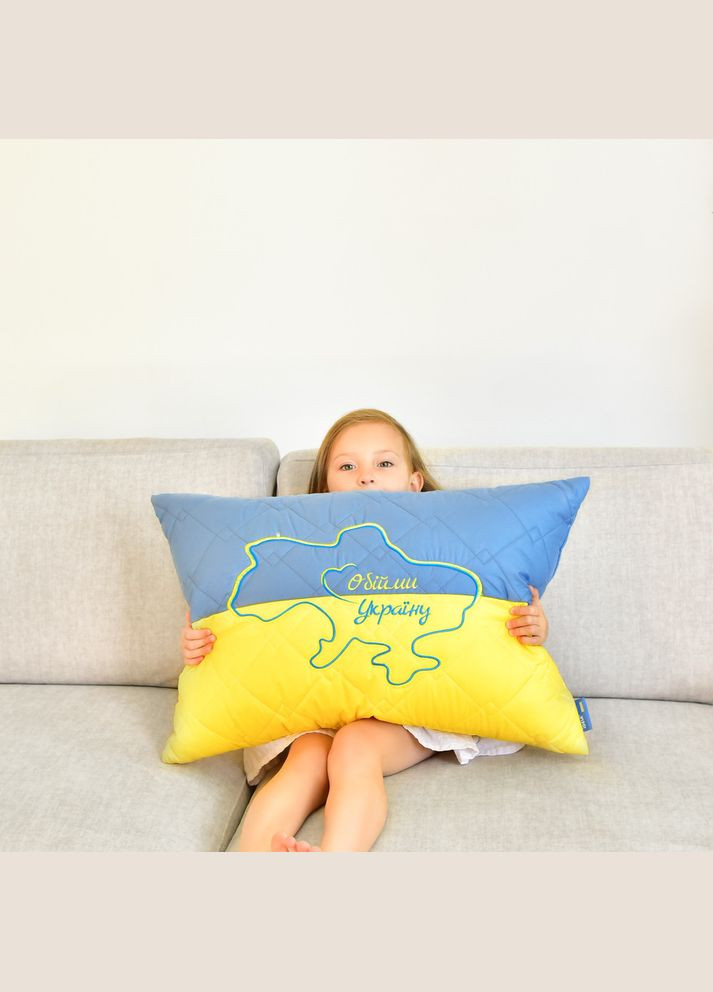 Подушка декоративна 45х65 см Обійму Україну патріотична жовто-синя антиалергенна з вишивкою IDEIA (334727067)