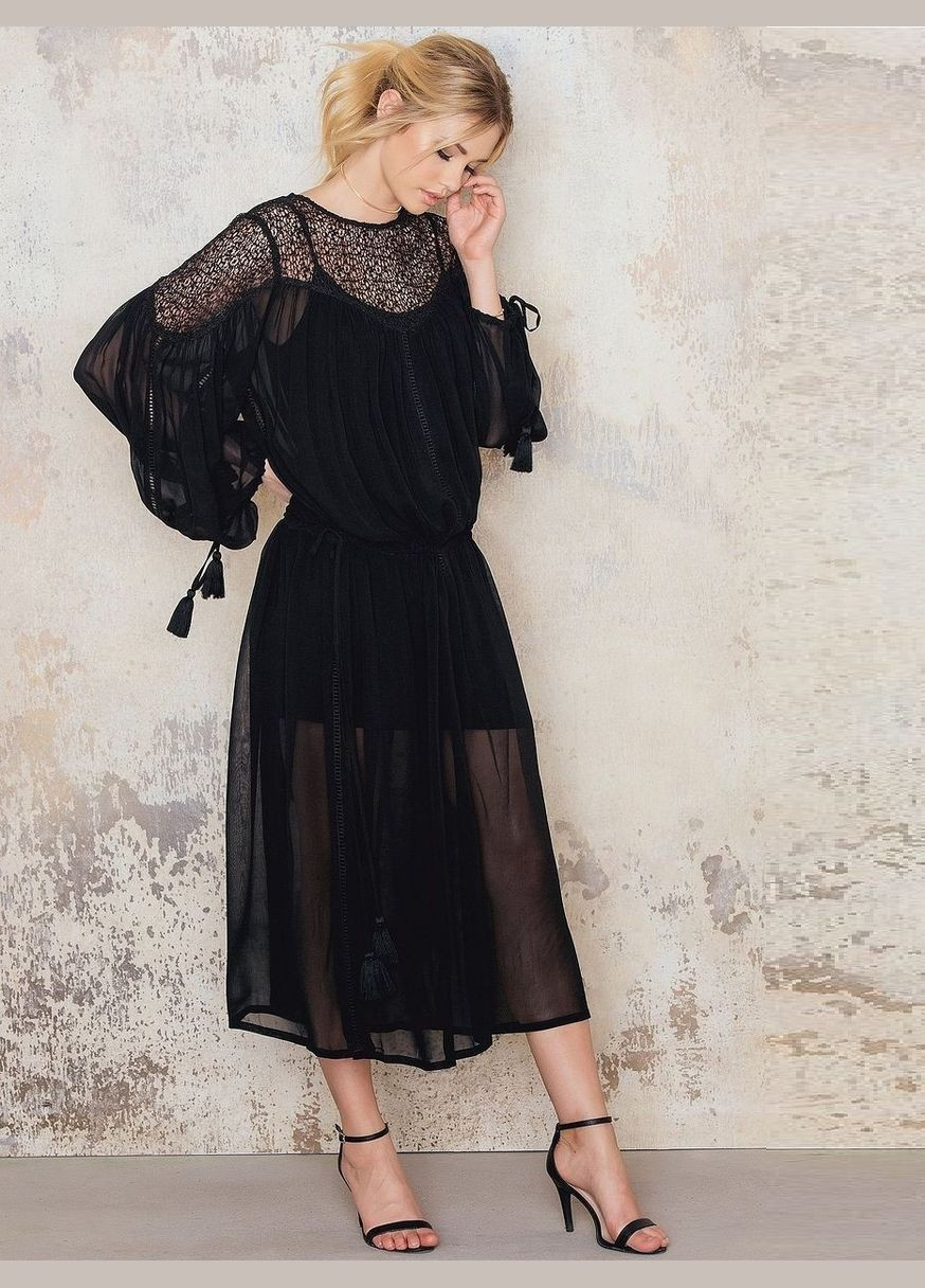 Чорна сукня NA-KD