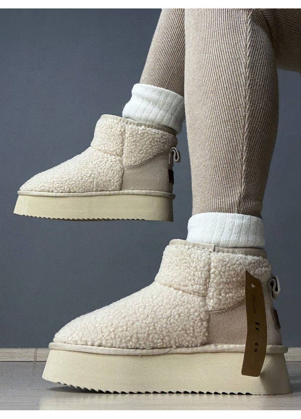 Уггі жіночі 1707-3 з хутром тедді на платформі молочні ITTS (370076343)