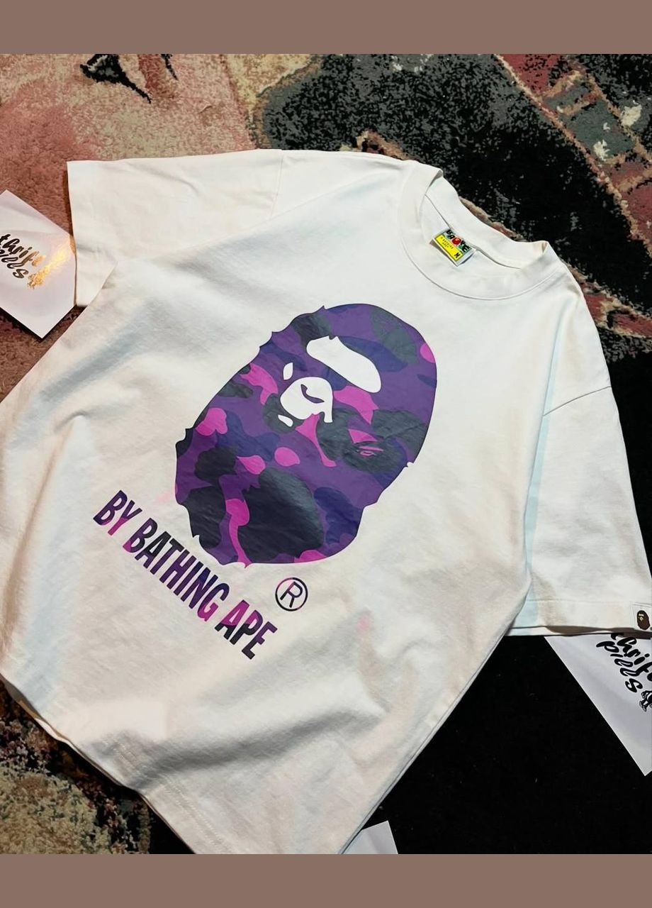 Белая мужская футболка белая с фиолетовым принтом оверсайз в стиле bape No Brand