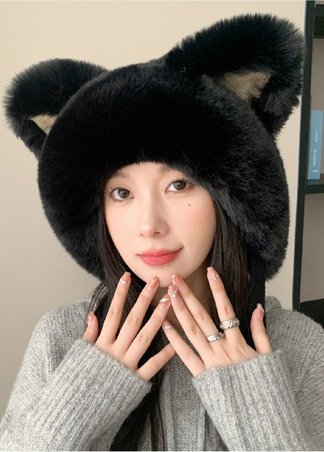 Зимняя Женская Шапка из Искусственного Меха с Ушками Супер Теплый и Стильный Капор с Помпоном на Завязках No Brand жіноча шапка з вушками (366453922)