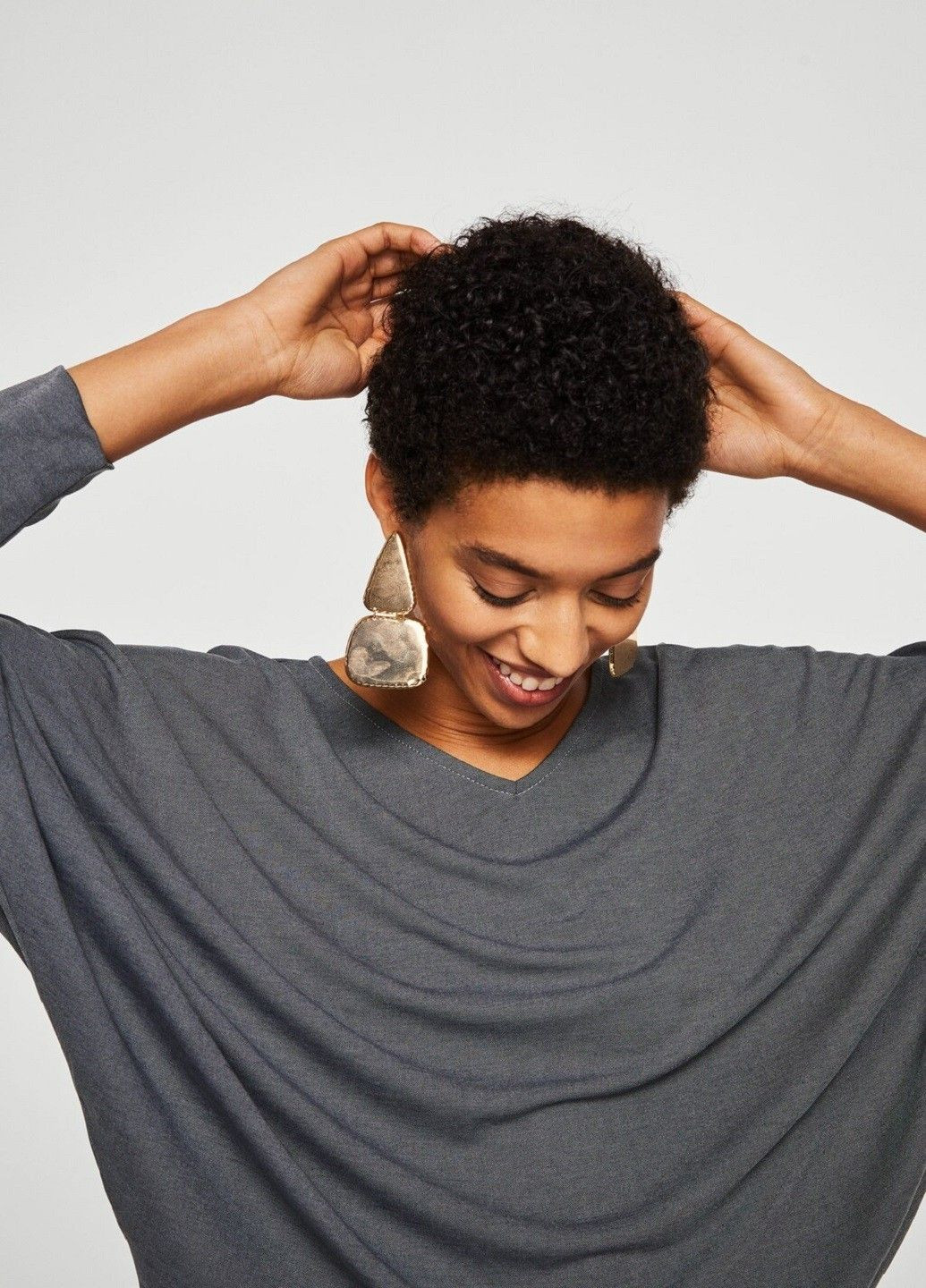 Сіра блуза Mango