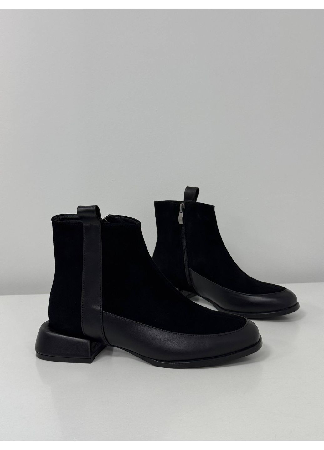 Осенние классические кожаные ботинки Helen из натуральной замши