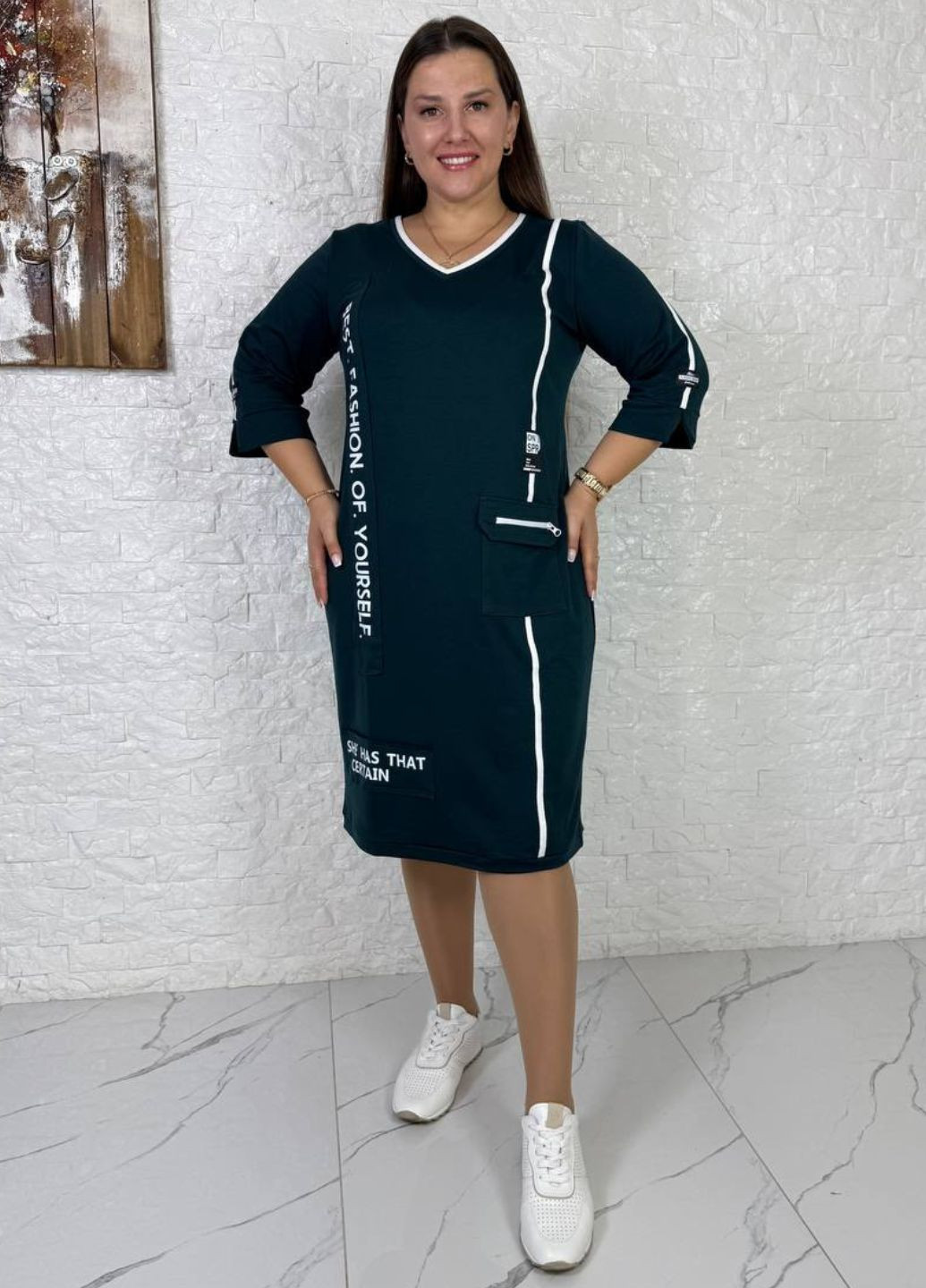 Изумрудное повседневный изысканное повседневное меди платье с накатом и лампасами Tik-Tak с надписью