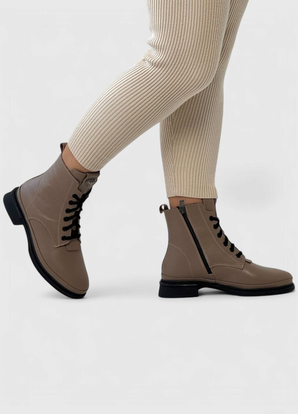 Осенние ботинки женские кожаные демисезонные Sherlock Soon