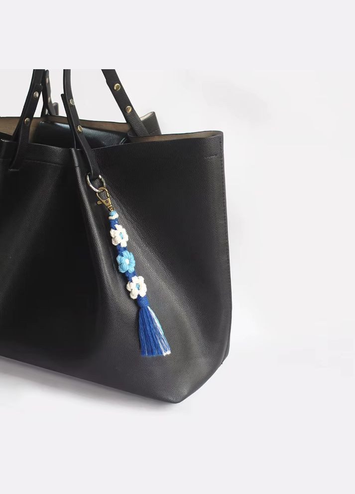 Набор макраме для ручного плетения и вязания брелока "Цветы" для ключей и аксессуаров 20х2.2 см,синий No Brand (369802922)