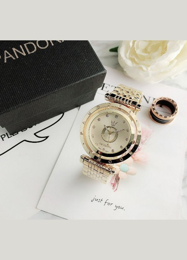 Стильний жіночий наручний годинник кварцовий з металевим ремінцем золотий (sku_506) No Brand (346078134)