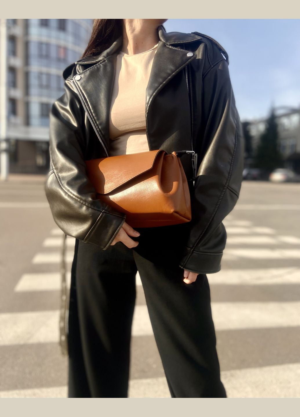 Сумка багет каркасная широкий ремень кожаная средняя белая 1757 9181 ARTiS Bags Сумка (328082990)