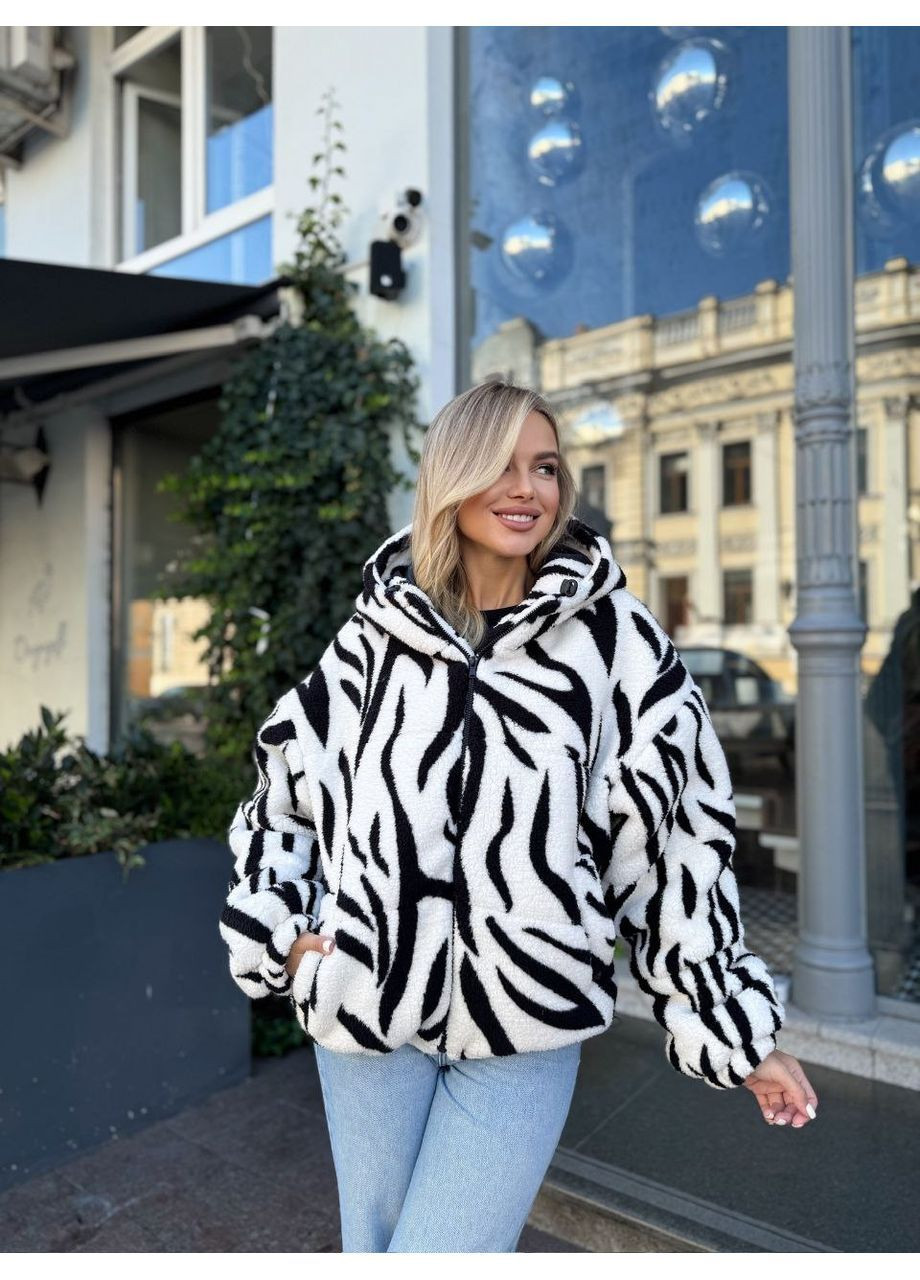 Черно-белая женская меховая куртка осень Osoblyva