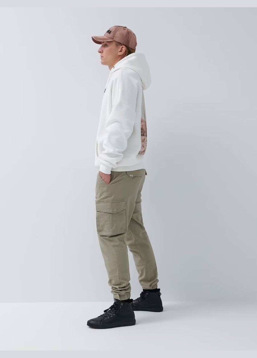 Бесцветные демисезонные брюки House