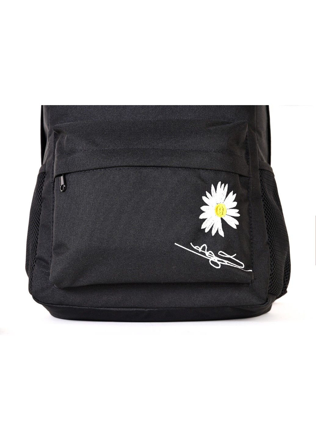 Жіночий міський молодіжний наплічник чорного кольору середнього розміру з вишивкою малюнком 010125 No Brand (316635709)