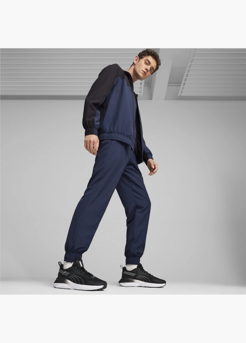 Чорні всесезонні кросівки унісекс hypnotic black 395235-02 Puma