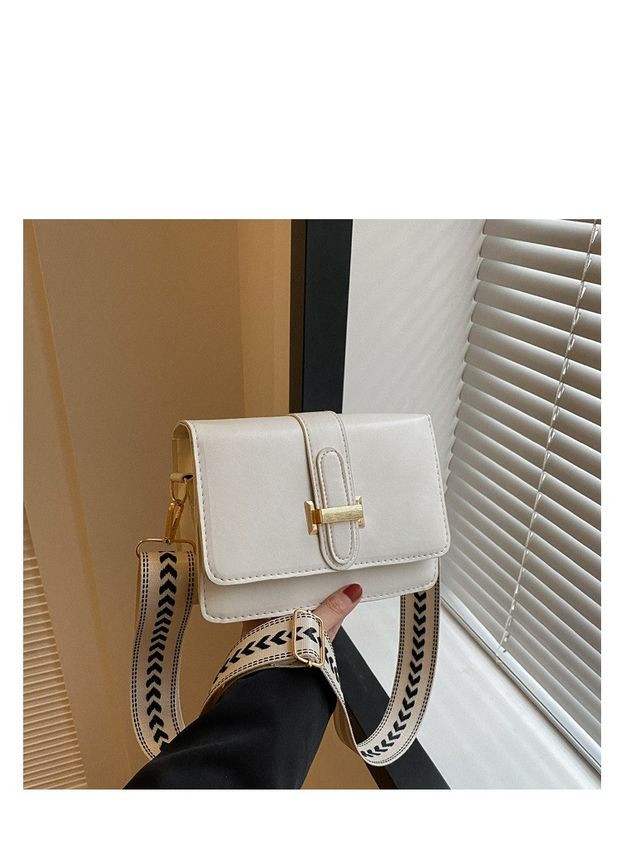 Белая женская сумка с тканевым ремешком КиП (270016477)