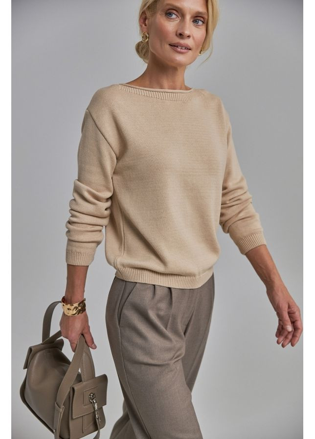 Светло-бежевый демисезонный лаконичный джемпер с горловиной челнок (2892) Triko Bakh