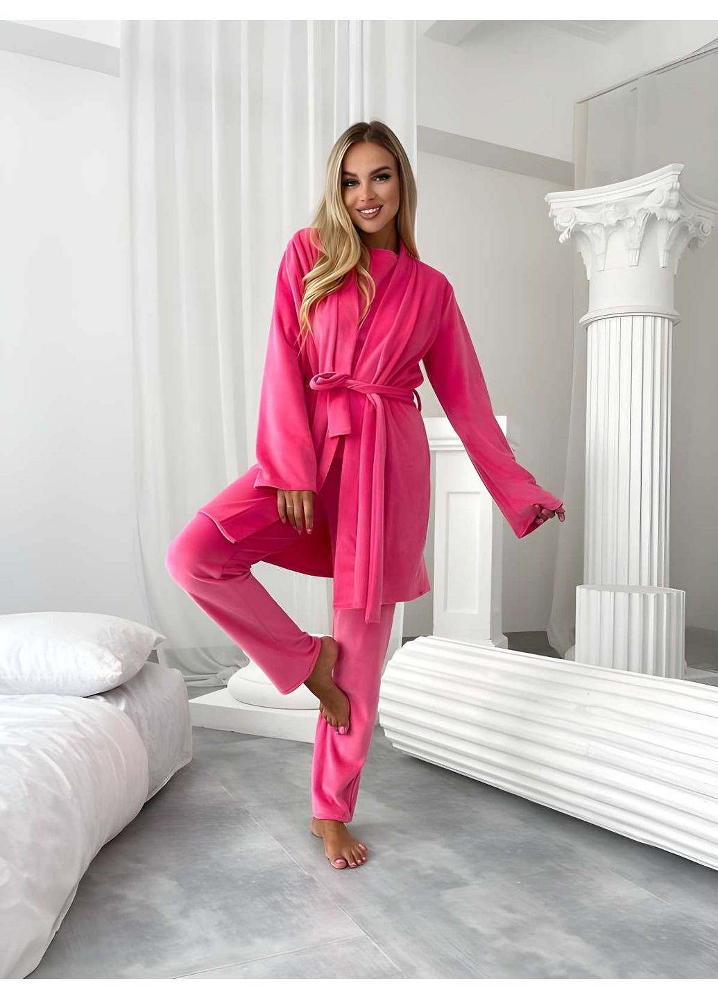 Фуксинова (колору Фукія) зимня жіноча велюрова домашня піжама піжамний комплект трійка зі штанами лавандовий бузковий Україна