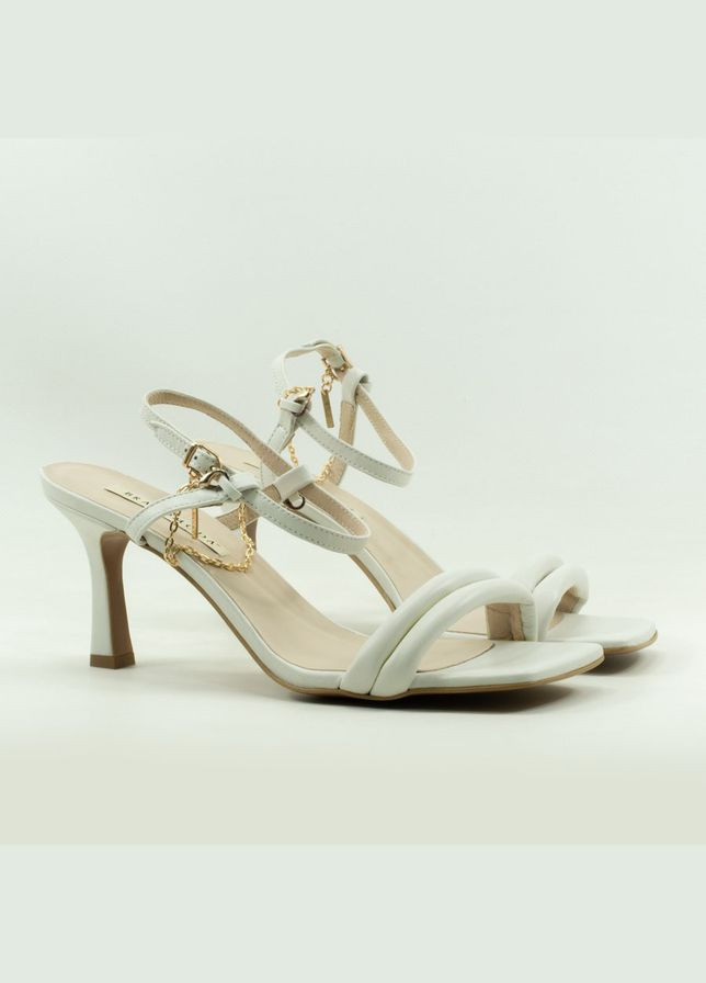 Белые босоножки 0109 white размер Bravo Moda