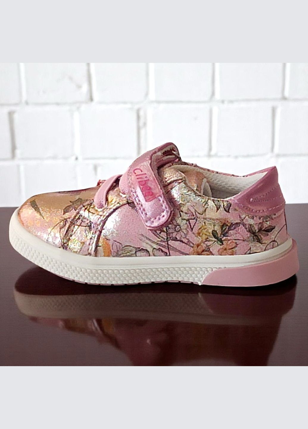Рожеві осінні ортопедичні кросівки на липучці для дівчинки клібі Clibee
