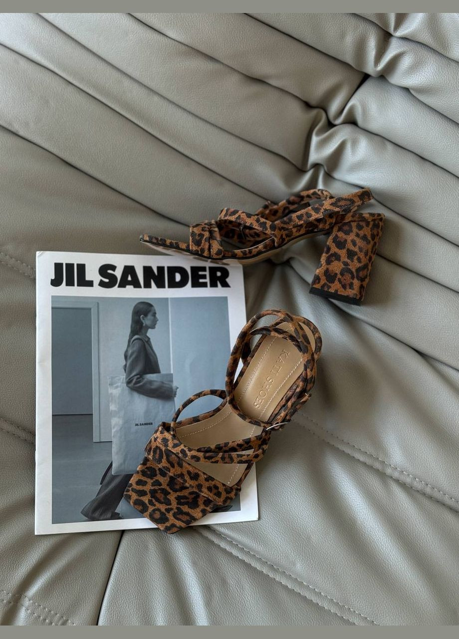 Жіночі стильні босоніжки на підборах натуральний замш леопардовий принт No Brand (296574190)