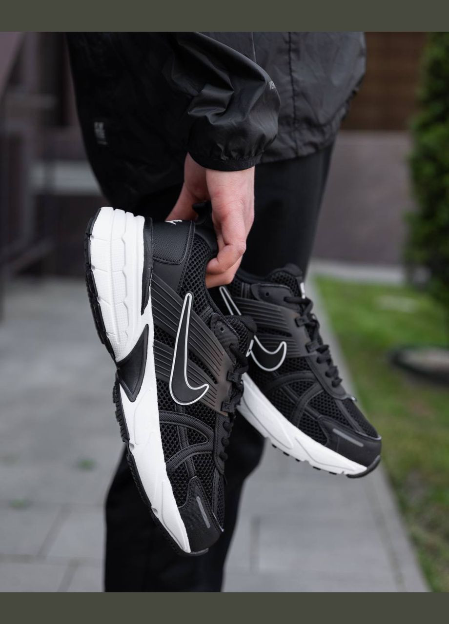 Черные всесезонные кроссовки Vakko Nike V2K Runtekk Black White