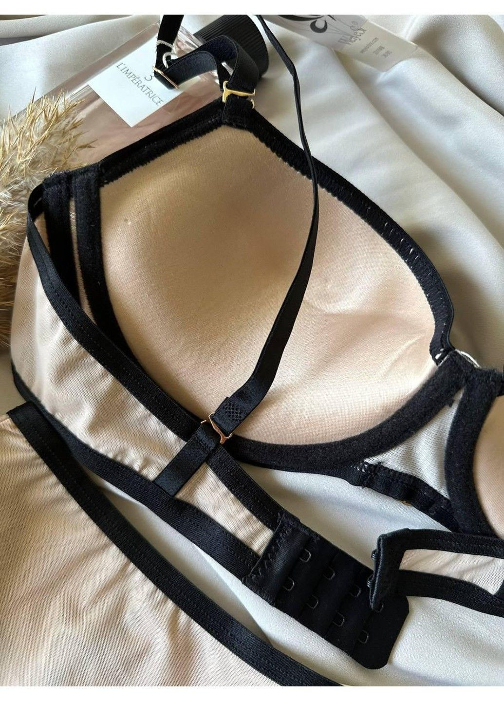 Бежевый черно-бежевое кружевное женское нижнее бельё Weiyesi