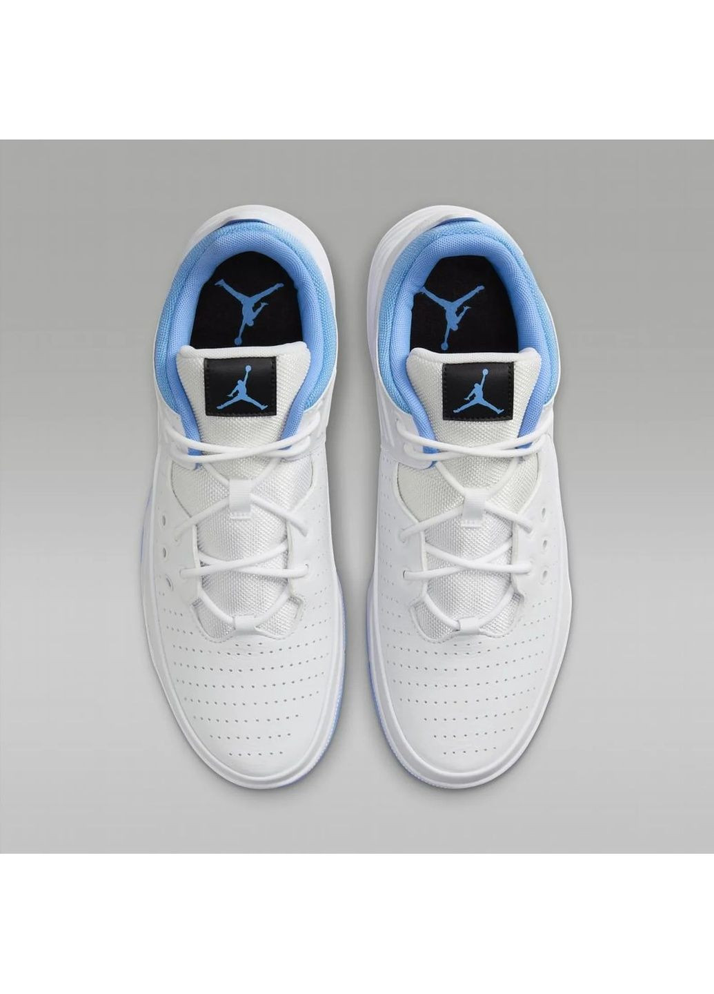 Білі кросівки чоловічі max aura 5 white Air Jordan