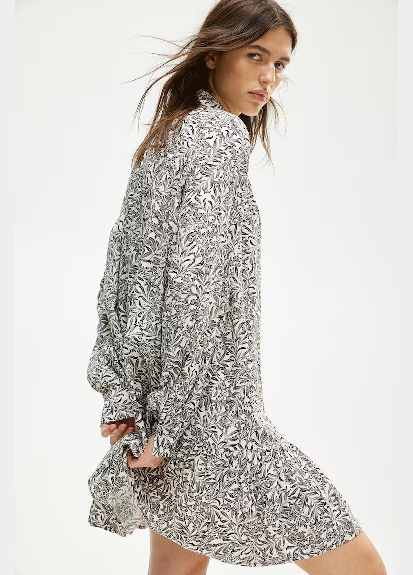 Комбінована коротка сукня вільного крою з віскозної тканини з коміром та ґудзиками спереду м H&M з квітковим принтом