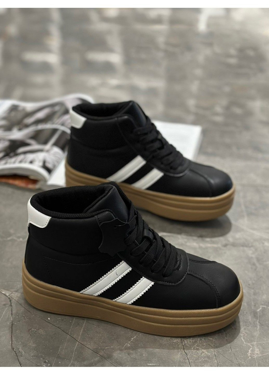 Шкіряні кросівки WAN160-3 Stilli темно-бежеві всесезони (319157541)