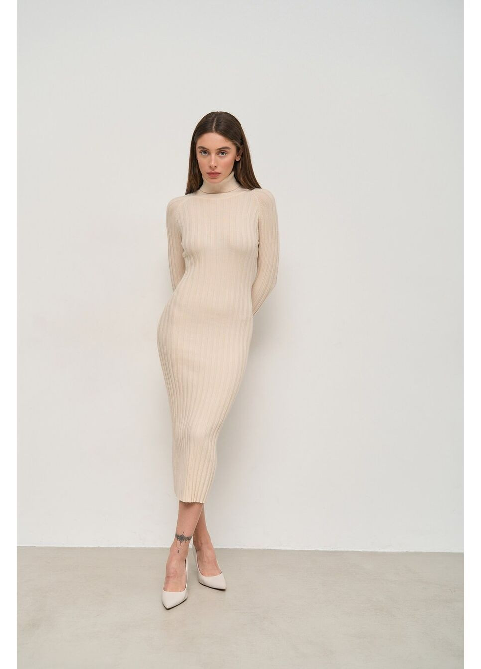 Бежевое платье водолазка в цвете milk chocolate Solmar