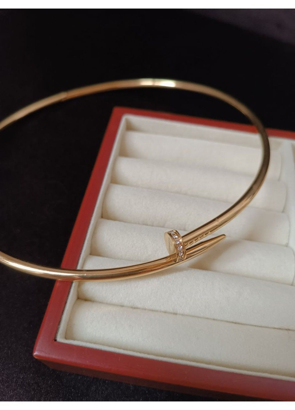 Кольє-чокер цвях жіночий із медичної сталі золотистий з камінням No Brand (368713764)