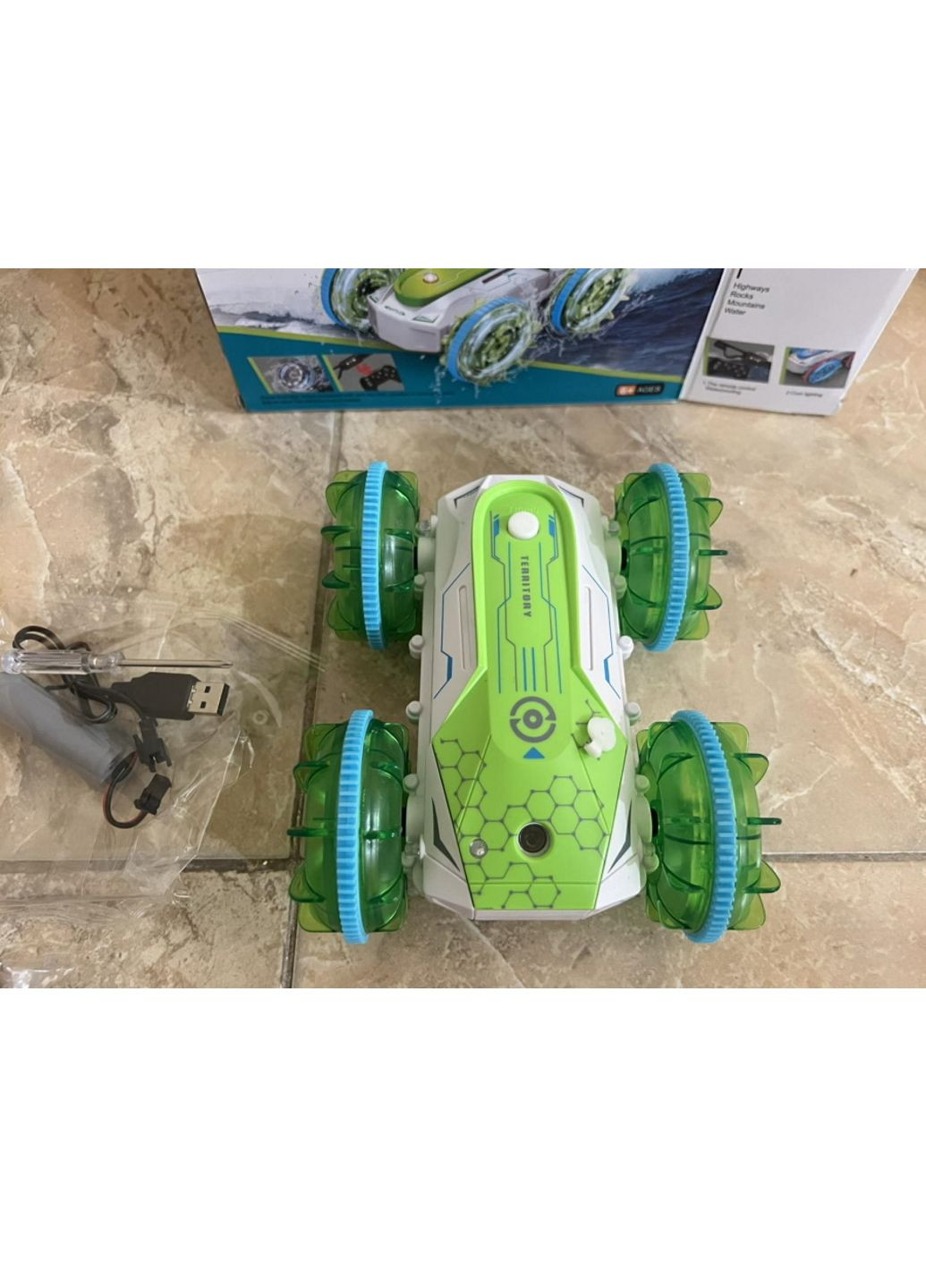 Трюковая машинка перевертыш на радиоуправлении Remote control car LED USB Зеленая More 1841-2 (314694246)