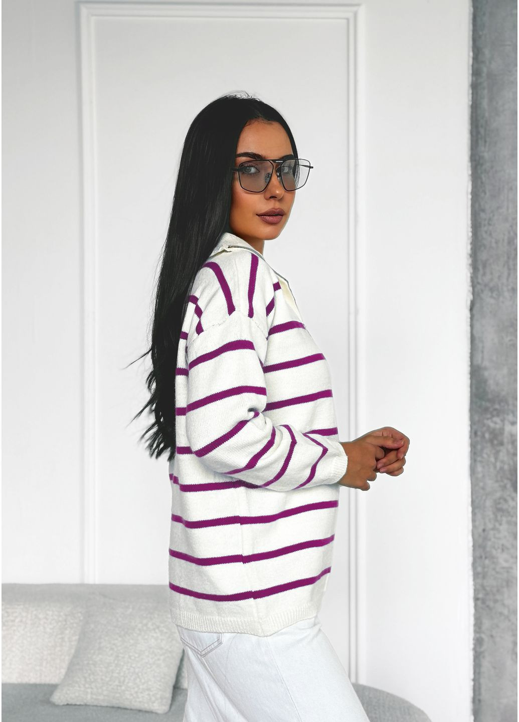 Малиновый зимний комфортный свитер с воротником-стойкой джемпер InFashion Светр