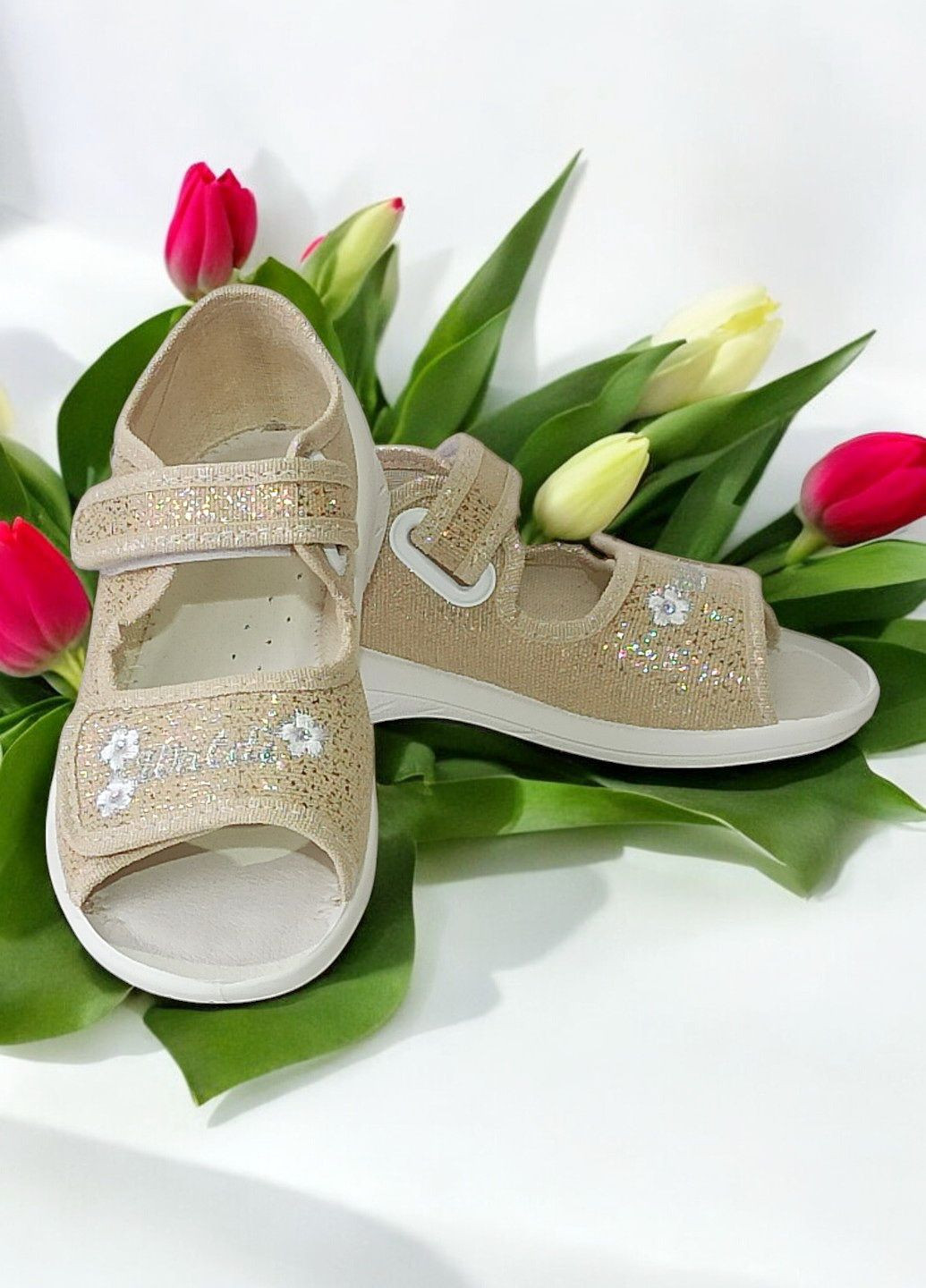 Золотые текстильные босоножки открытые ортопедические тапочки для девочки валди Waldi со стразами, с вышивкой