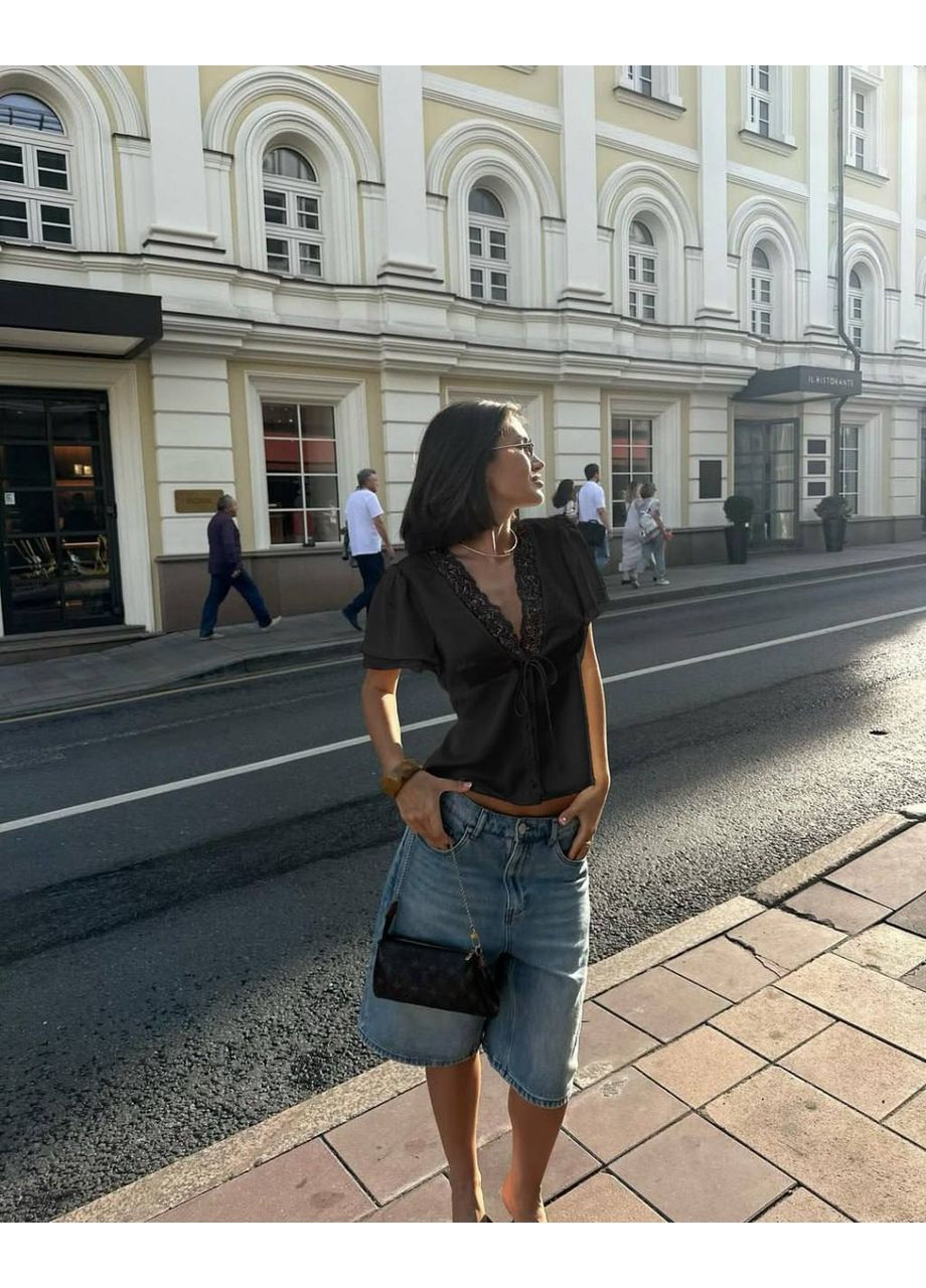 Чёрная шелковая блузка с нежным кружевом Україна