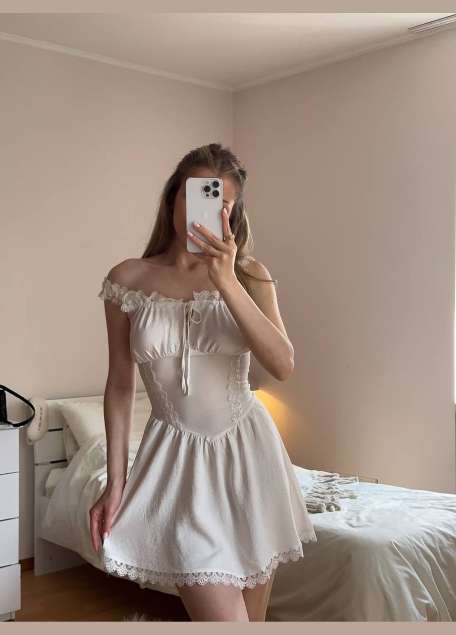 Молочное нежное молочное платье с кружевом No Brand