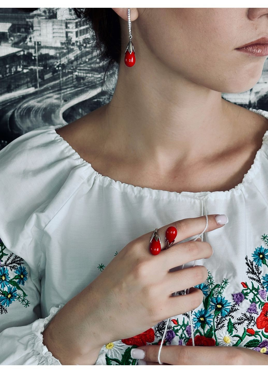 Срібний комплект прикрас 925 проби з коралом і блискучим кубічним цирконієм — для жінок, які обирають яскравість у деталях ✨ Family Jewelry House (356567810)