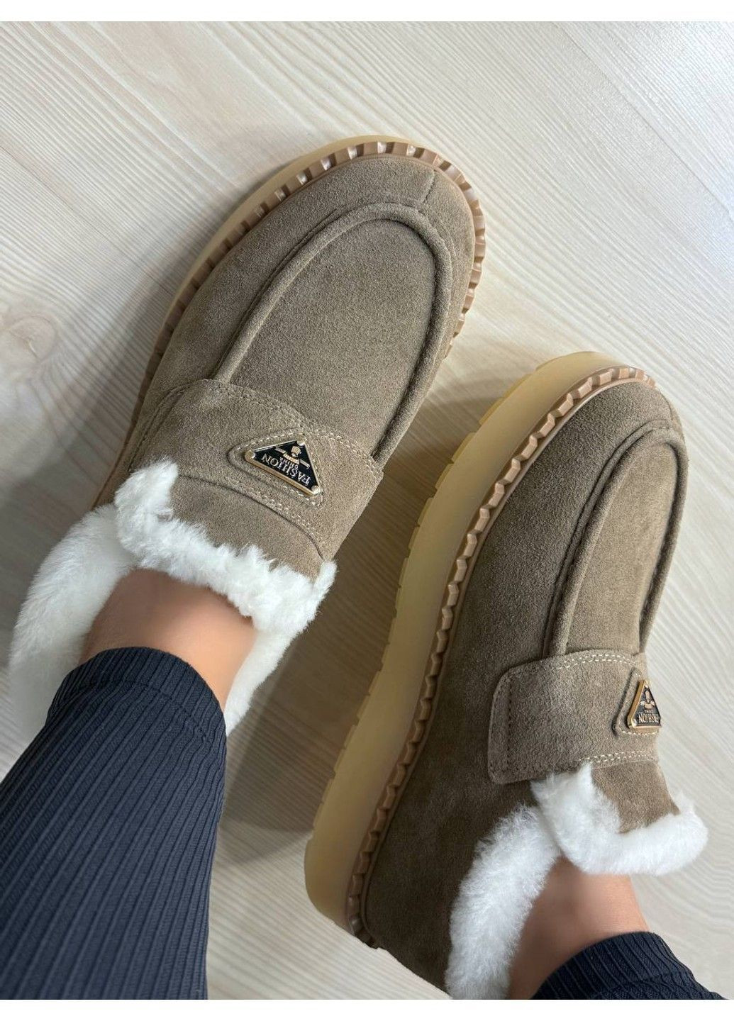 Черевики жіночі 69-3 лофери замшеві на хутрі бежеві Hengji (363619181)