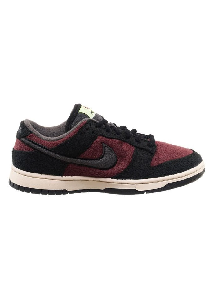 Кроссовки W DUNK LOW SE CC Nike бордовые демисезоны (390371747)