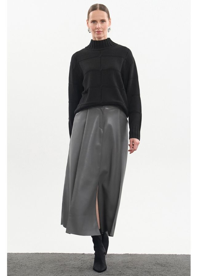 Черный демисезонный стильный свитер в рельефный узор (2804) Triko Bakh