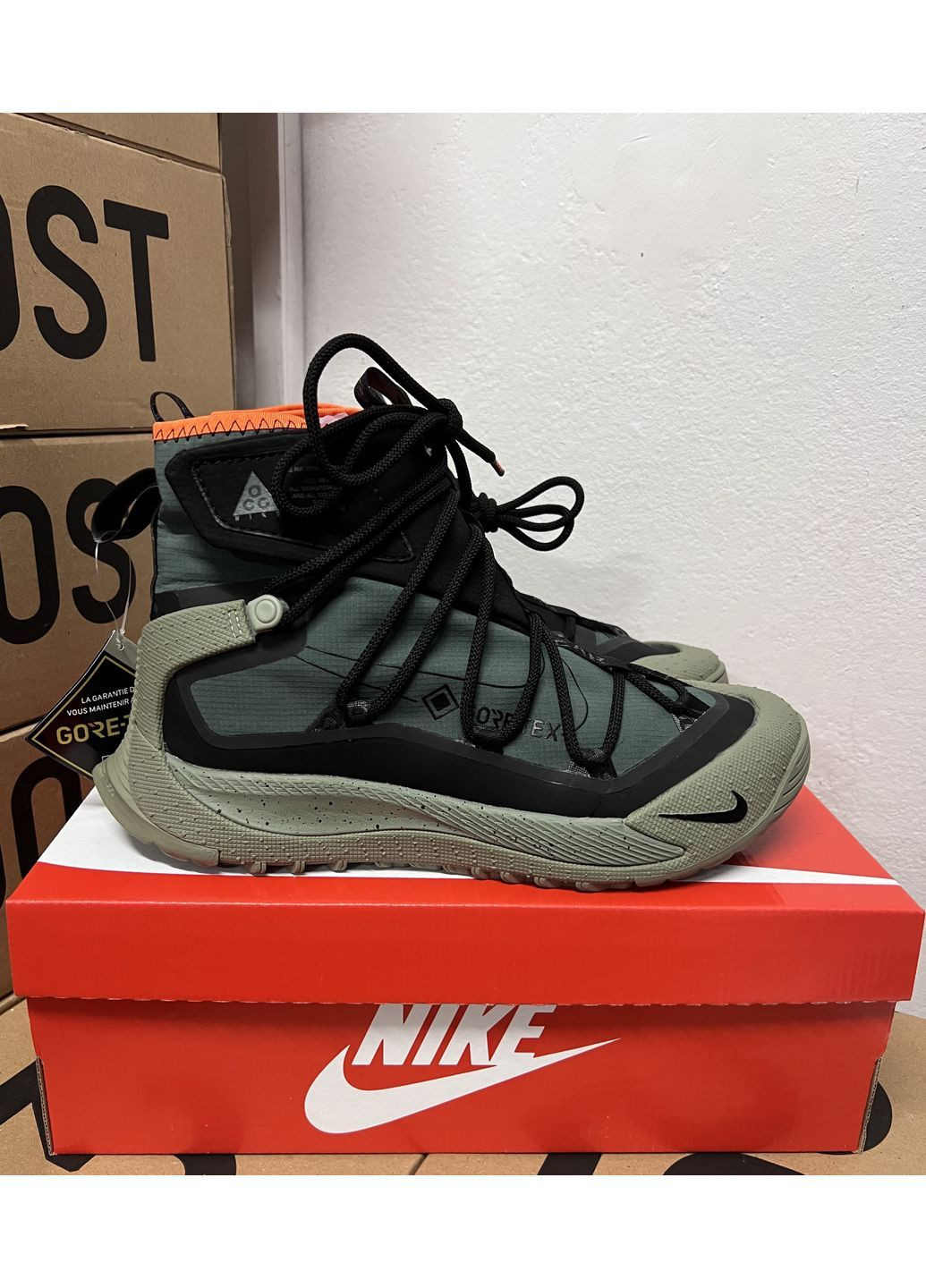 Сірі всесезонні кросівки nike acg montanian fly gore-tex green No Brand