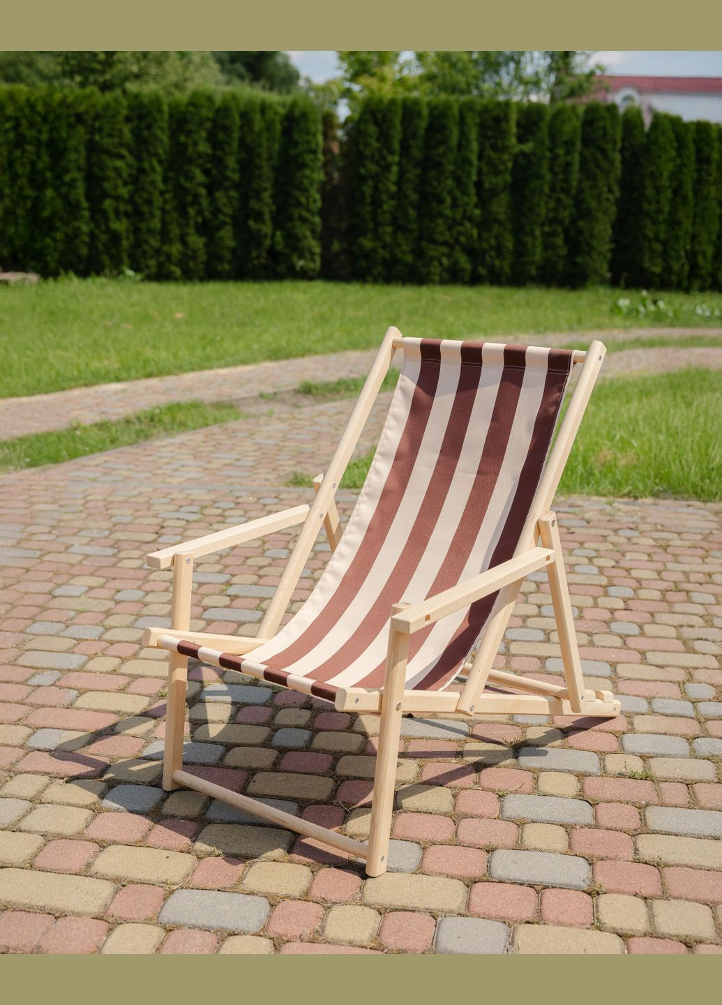 Шезлонг дерев'яний розкладний з підлокітниками XRmaster В коричнево-білу смужку No Brand (338438342)