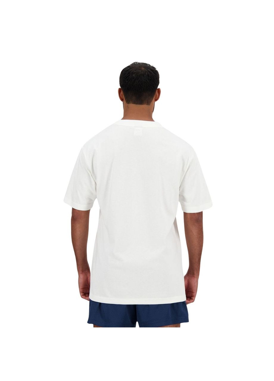 Белая мужская футболка athletics graphics mt41578sst New Balance
