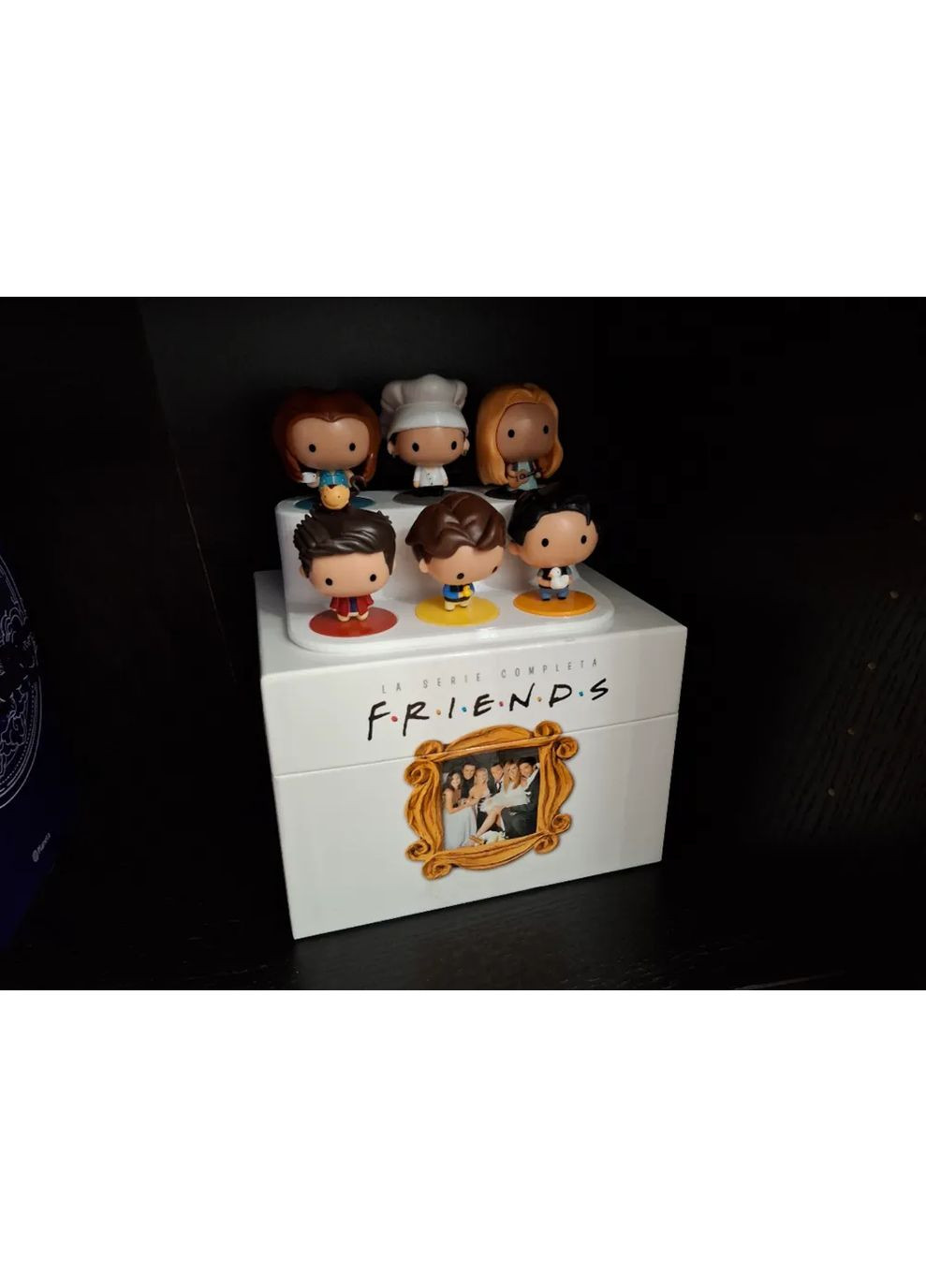 Подставка-органайзер для коллекционных фигурок сериала Друзья (Friends). Aivory (370280014)