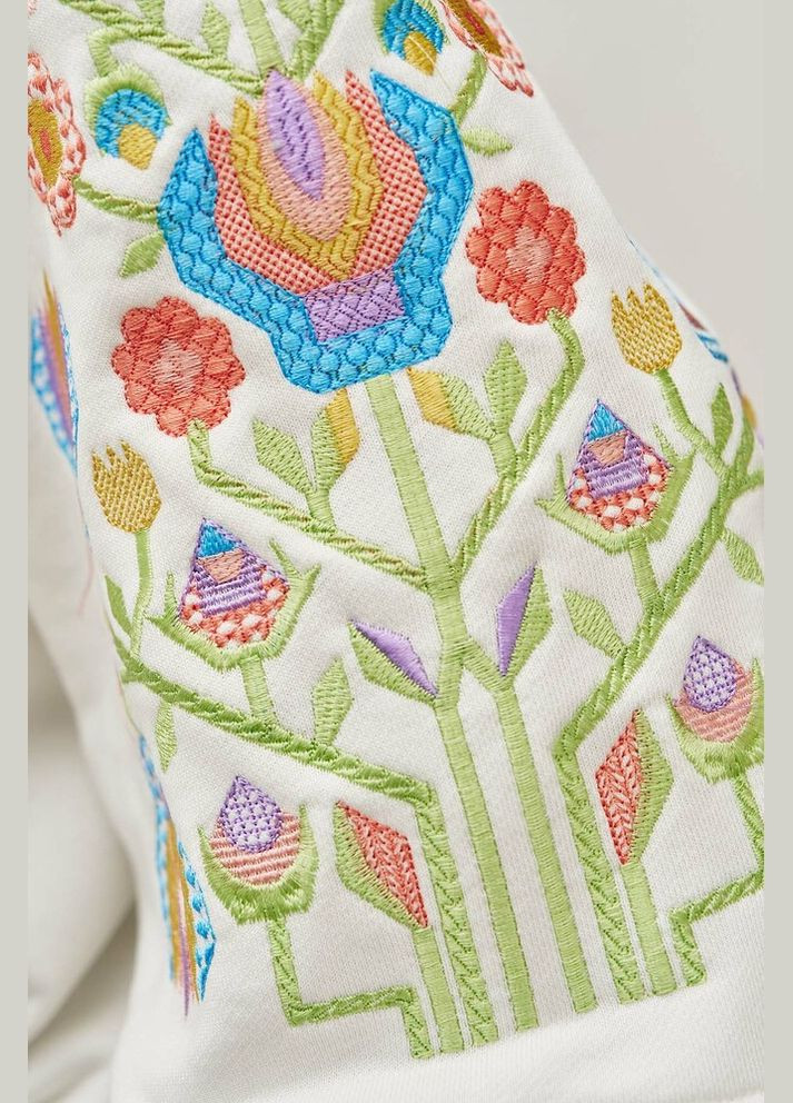 Молочный женский свитшот свободного силуэта с вышивкой mkrm4253-1 Rica Mare (358935840)