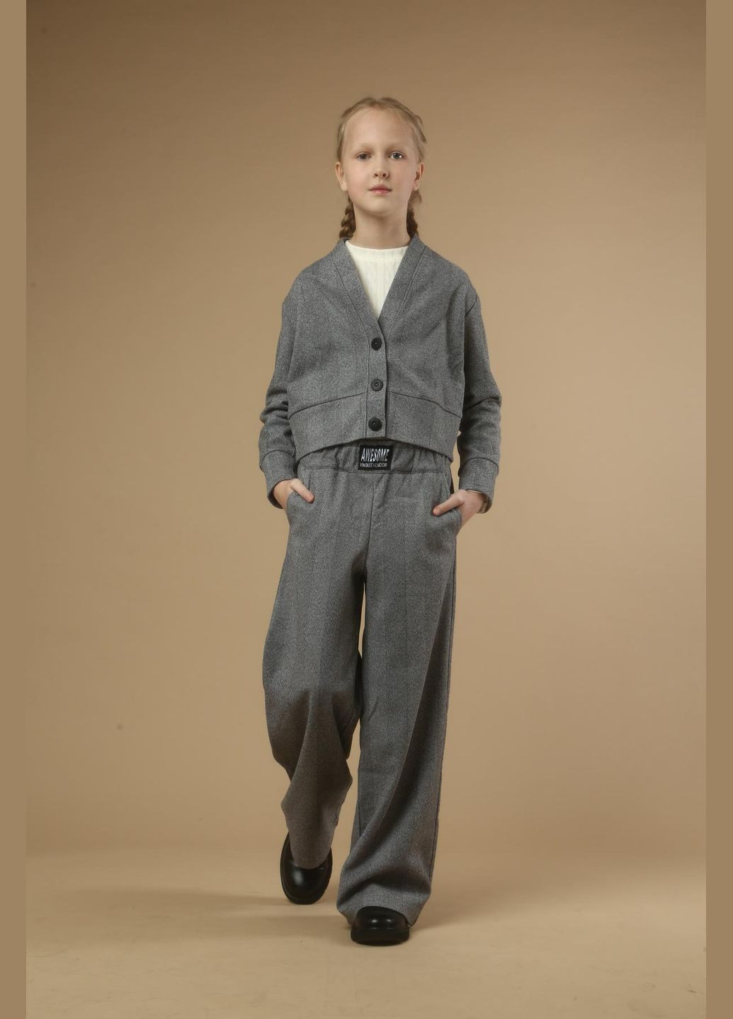 Серый демисезонный костюм "елка" брючный IRmAS