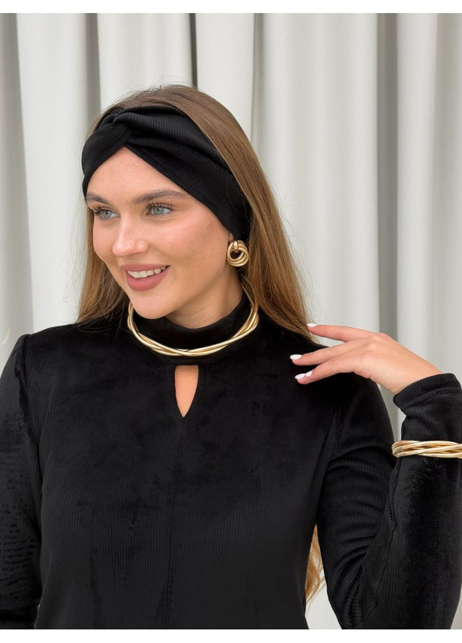 Черное длинное платье в велюровый рубчик No Brand