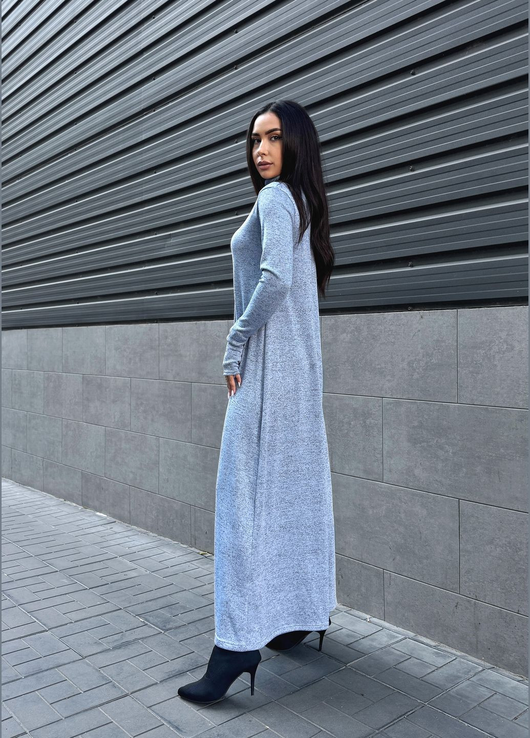 Серо-голубое повседневный, кэжуал, джинсовое трендовое молодежное платье гольф длины макси а-силуэт INNOE меланжевое